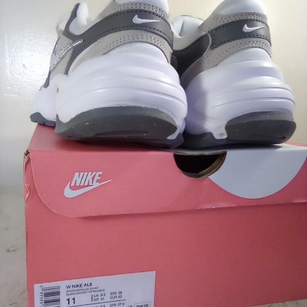 Gray Silver Metallic White Women's Nike Running Shoes - Picture 9 of 14